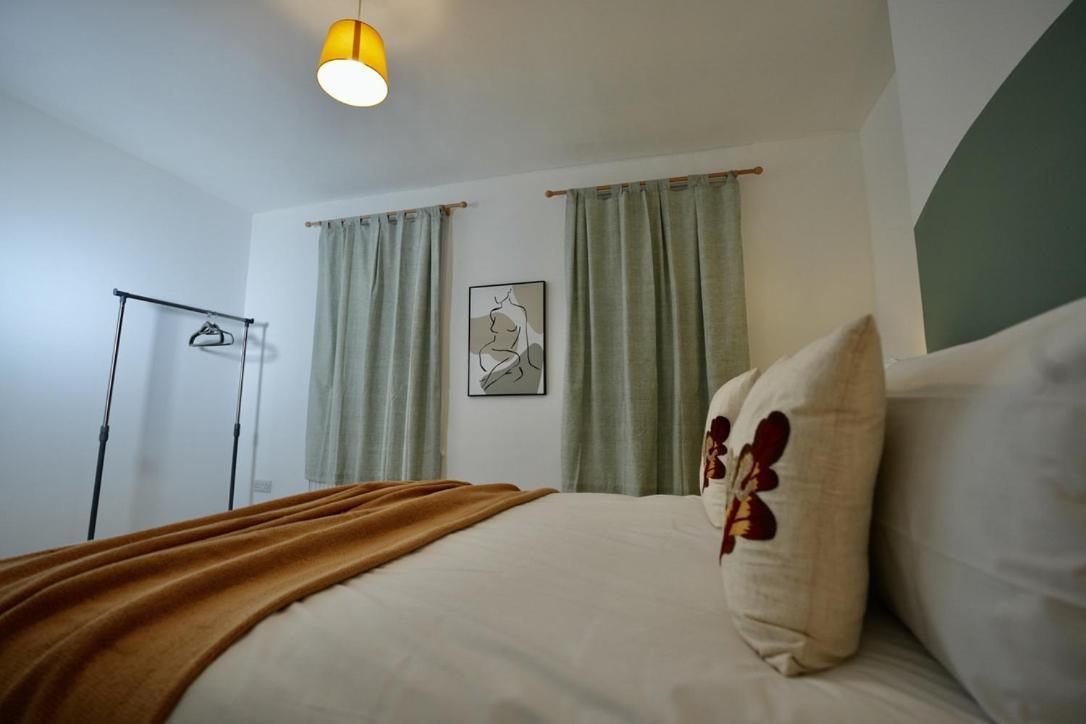 Spacious Two-Bedrooms House, Private Parking, Contractors, Relocators Oxford Dış mekan fotoğraf